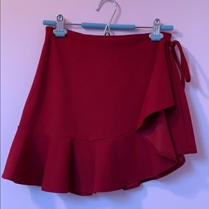 Crimson ‘skirt’ (skirt with lined shorts).